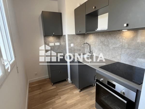 Location Appartement 2 pièces 39.98 m² - 11 RUE DU PETIT BOUILLON Chartres 28000