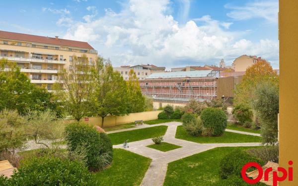 Appartement à vendre    3 pièces • 83,34 m2 Villeurbanne
