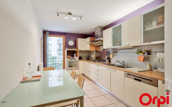 Appartement à vendre    3 pièces • 83,34 m2 Villeurbanne