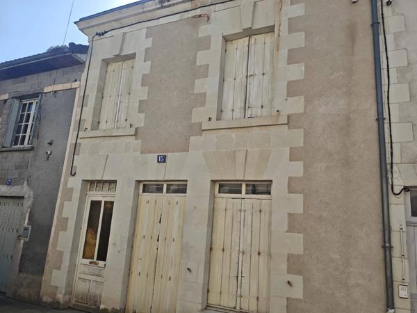 Vente immobilière : Maison de ville à Richelieu  4 pièces 66 m² 34 200 €- EPI Immobilier Richelieu.
