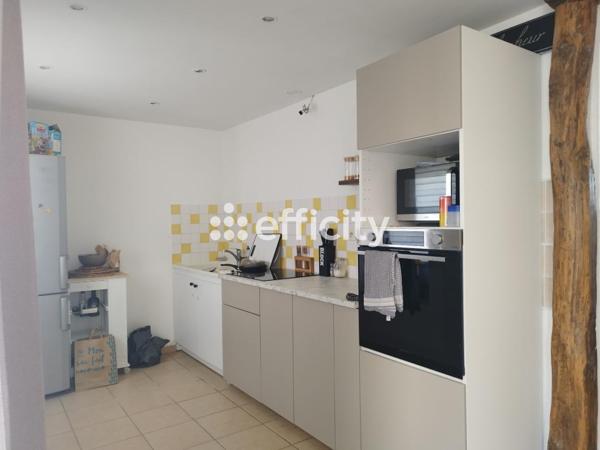 Appartement
         4 pièces
        - 87 m² 182 000 € *