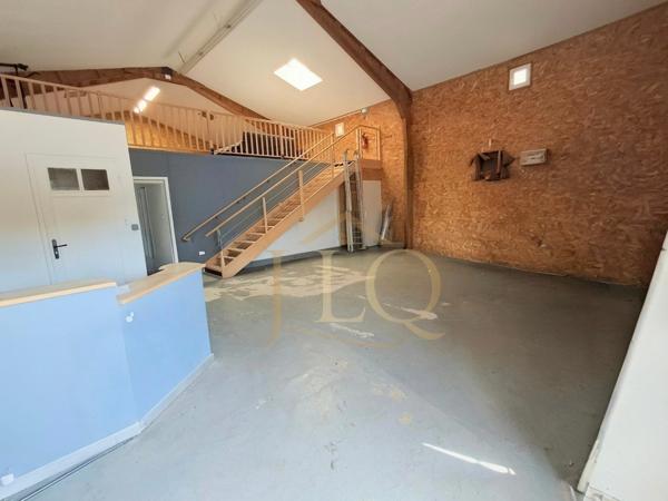 Le camp de base des bâtisseurs - 200 m² de locaux professionnels