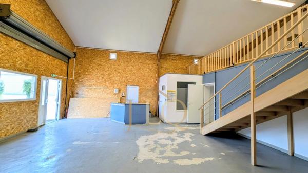 Le camp de base des bâtisseurs - 200 m² de locaux professionnels