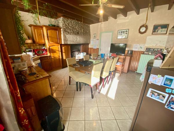 A VENDRE 2 MAISONS à Bazouges-La-Pérouse