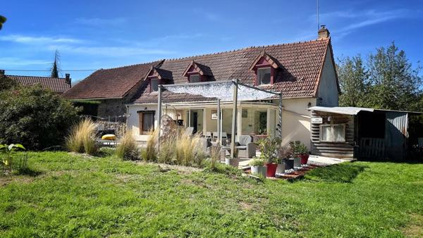 Maison de caractère avec grange, piscine et espaces verts