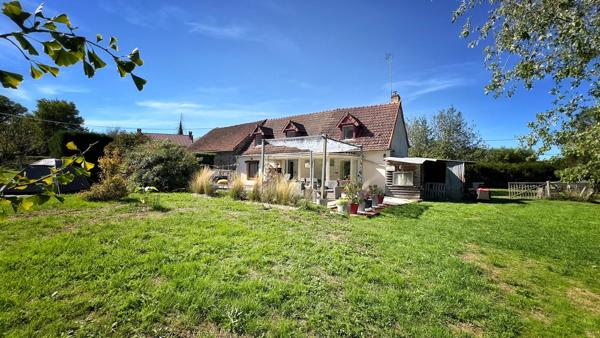 Maison de caractère avec grange, piscine et espaces verts