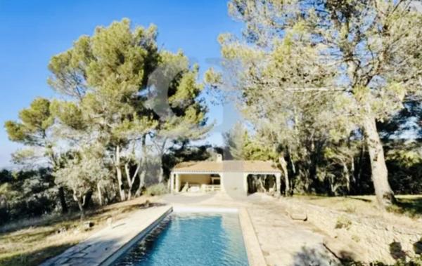 Vente Villa parc de 25000 m2 Carpentras   