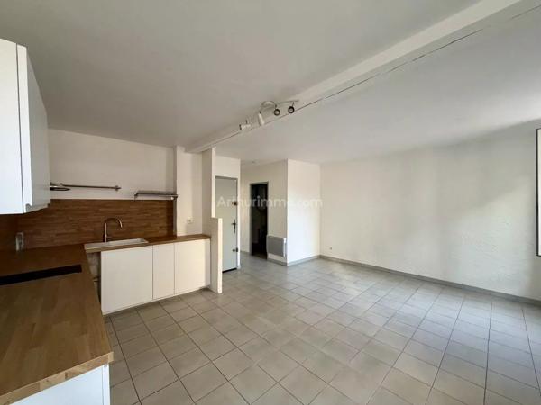 Location                                                      Appartement
                        
                     2 pièces                      47 m2                     à Martigues