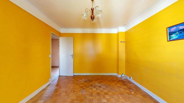 Vente                                                      Maison
                        
                     6 pièces                      93 m2                     à Dugny