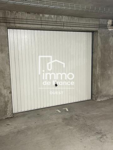 Garage box fermé de 17 m² au sous sol  " Quartier Schuman"