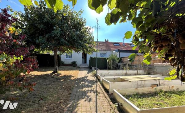 Nantes Nord Hippodrome, maison T3 de 58 m² + combles + garages, sur parcelle de 416 m²