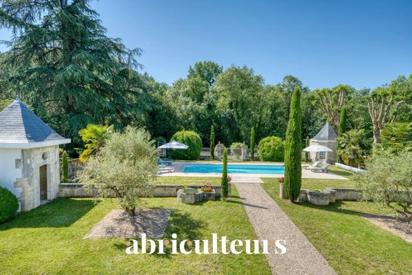 Propriété de caractère 270 m² avec piscine à Saint Laurent de Cognac