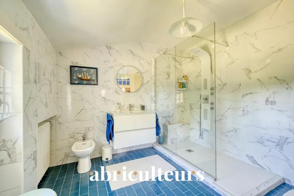 Propriété de caractère 270 m² avec piscine à Saint Laurent de Cognac