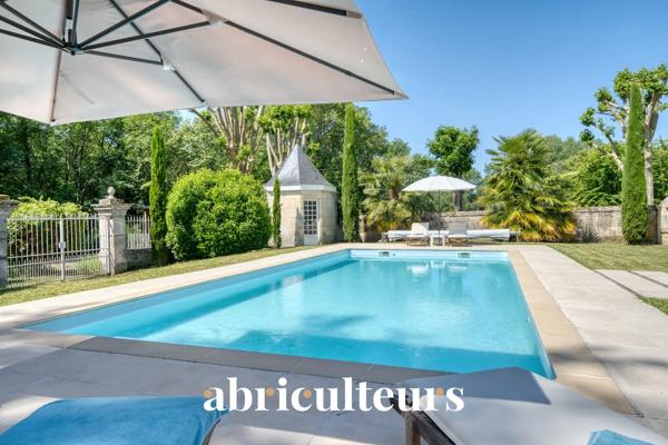 Propriété de caractère 270 m² avec piscine à Saint Laurent de Cognac