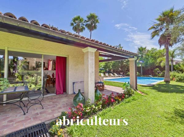 Maison familiale 5 chambres avec piscine et jardin en vente La Colle-sur-Loup (06480)