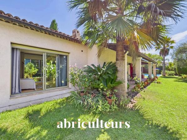 Maison familiale 5 chambres avec piscine et jardin en vente La Colle-sur-Loup (06480)