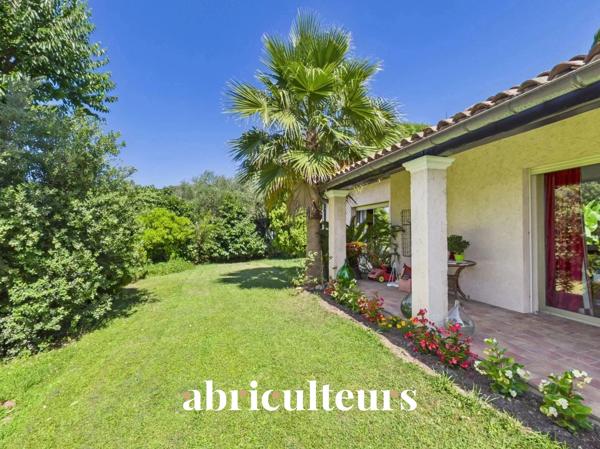 Maison familiale 5 chambres avec piscine et jardin en vente La Colle-sur-Loup (06480)