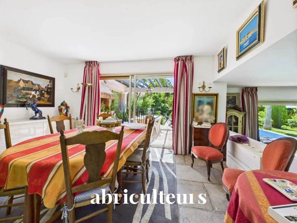 Maison familiale 5 chambres avec piscine et jardin en vente La Colle-sur-Loup (06480)
