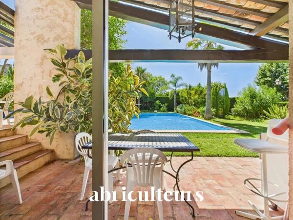 Maison familiale 5 chambres avec piscine et jardin en vente La Colle-sur-Loup (06480)