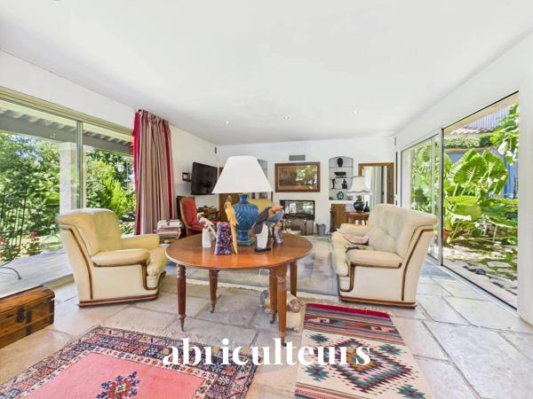 Maison familiale 5 chambres avec piscine et jardin en vente La Colle-sur-Loup (06480)