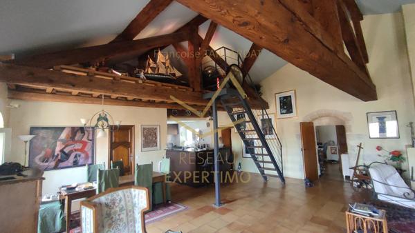 Avignon (84000) Appt de standing de 180 m2 dans l'ancien au dernier étage avec vue sur les toits à 550m du Palais des Papes