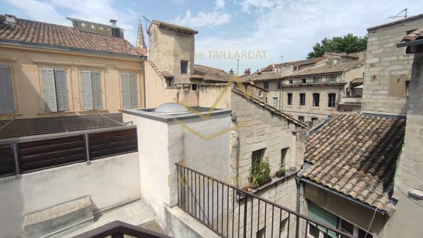 Avignon (84000) Appt de standing de 180 m2 dans l'ancien au dernier étage avec vue sur les toits à 550m du Palais des Papes