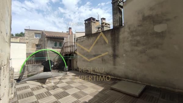 Avignon (84000) Appt de standing de 180 m2 dans l'ancien au dernier étage avec vue sur les toits à 550m du Palais des Papes