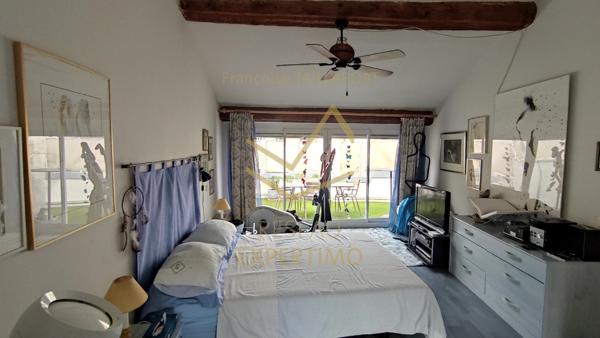 Avignon (84000) Appt de standing de 180 m2 dans l'ancien au dernier étage avec vue sur les toits à 550m du Palais des Papes