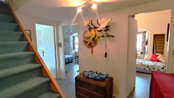 Avignon (84000) Appt de standing de 180 m2 dans l'ancien au dernier étage avec vue sur les toits à 550m du Palais des Papes