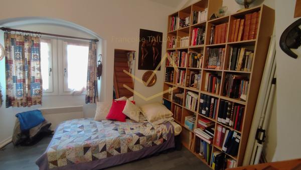 Avignon (84000) Appt de standing de 180 m2 dans l'ancien au dernier étage avec vue sur les toits à 550m du Palais des Papes