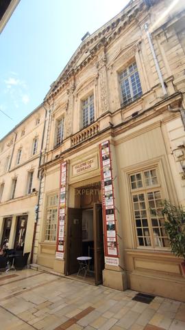 Avignon (84000) Appt de standing de 180 m2 dans l'ancien au dernier étage avec vue sur les toits à 550m du Palais des Papes