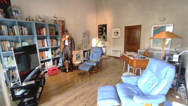 Avignon (84000) Appt de standing de 180 m2 dans l'ancien au dernier étage avec vue sur les toits à 550m du Palais des Papes