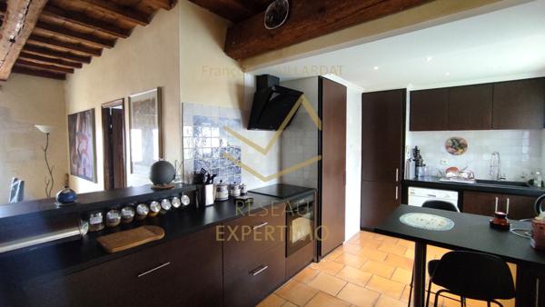 Avignon (84000) Appt de standing de 180 m2 dans l'ancien au dernier étage avec vue sur les toits à 550m du Palais des Papes