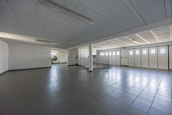 Villa d'architecte à la conception originale avec piscine, vue sur le Ségala, 15 minutes de Figeac