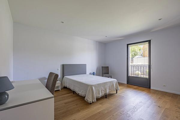 Villa d'architecte à la conception originale avec piscine, vue sur le Ségala, 15 minutes de Figeac