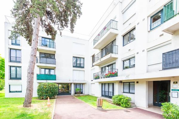 Vaucresson - 2 pièces - 46m² - parking - cave - Loggia - Loué
