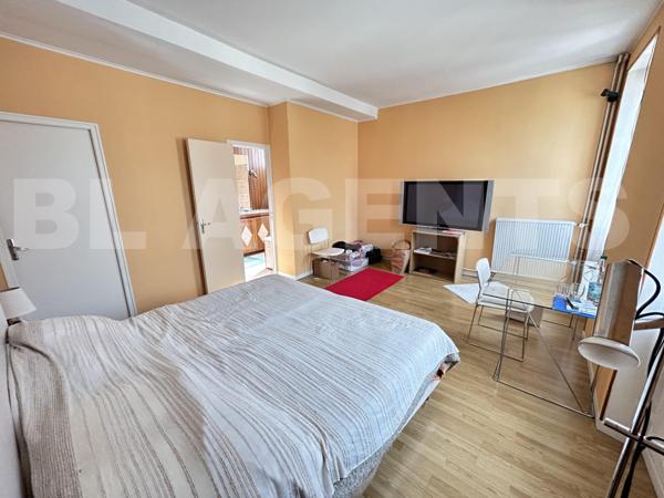 Charmante maison de ville 210m²  avec dépendance et grand jardin Brinon-sur-Armançon