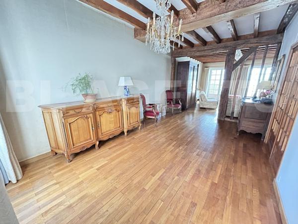 Charmante maison de ville 210m²  avec dépendance et grand jardin Brinon-sur-Armançon