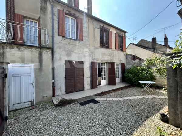 Charmante maison de ville 210m²  avec dépendance et grand jardin Brinon-sur-Armançon