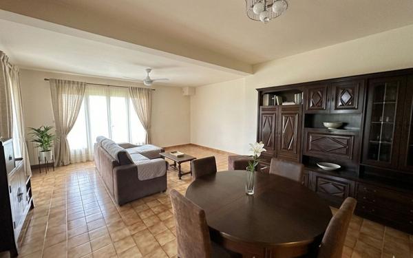 Maison à vendre    6 pièces •  Chantemerle-les-Blés