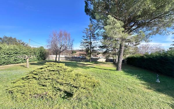 Maison à vendre    6 pièces •  Chantemerle-les-Blés