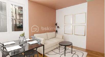 Plusieurs appartements T2 entièrement rénovés à neuf disponibles dans la commune de Fougères !!! à moins de 100 000€
À deux pas du Forum, sur les abords de la ville, je vous propose cette opportunité rare sur le marché que ce soit pour une résidence principale, un premier achat ou un investissement locatif à fort potentiel.

Une solution clé en main !
- A moins de 100 000€ acte en main
- Forte rentabilité locative
- Optimisation Fiscale et possibilité de défiscalisation selon votre situation
- Meublés ou non 
- Travaux couverts par une garantie décennale
- Partenaire de confiance et suivi chantier de A à Z

Le projet fait parti d'un programme global de rénovation complète de l'immeuble (9 lots), suivi par des professionnels reconnus pour leur savoir-faire et leur rigueur. 
Le modèle : Un appartement de type T2 comprenant une pièce de vie avec cuisine ouverte, une chambre, une salle d'eau et un WC.
Livraison prévisionnelle : 15 mois
DPE visé : minimum D
Surface des appartements de 23,5 à 33 m2

Cette opportunité est conditionnée à la réalisation des travaux par une entreprise partenaire historique, tous corps d'état et cette organisation garantit une parfaite cohérence du projet, un suivi de chantier maîtrisé et une livraison simultanée de l'ensemble des logements.
Les devis travaux sont déjà établi et fixe et n'attendent plus que vous ! 

Déjà 5 lots de vendus !!! plus que 4

En option : T2 meublé (Mobilier, électroménager, décoration...)

Vidéo d'une réalisation type pour illustrer le projet !
Contactez moi pour plus d'informations !!