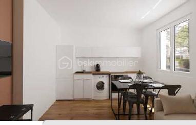 Plusieurs appartements T2 entièrement rénovés à neuf disponibles dans la commune de Fougères !!! à moins de 100 000€
À deux pas du Forum, sur les abords de la ville, je vous propose cette opportunité rare sur le marché que ce soit pour une résidence principale, un premier achat ou un investissement locatif à fort potentiel.

Une solution clé en main !
- A moins de 100 000€ acte en main
- Forte rentabilité locative
- Optimisation Fiscale et possibilité de défiscalisation selon votre situation
- Meublés ou non 
- Travaux couverts par une garantie décennale
- Partenaire de confiance et suivi chantier de A à Z

Le projet fait parti d'un programme global de rénovation complète de l'immeuble (9 lots), suivi par des professionnels reconnus pour leur savoir-faire et leur rigueur. 
Le modèle : Un appartement de type T2 comprenant une pièce de vie avec cuisine ouverte, une chambre, une salle d'eau et un WC.
Livraison prévisionnelle : 15 mois
DPE visé : minimum D
Surface des appartements de 23,5 à 33 m2

Cette opportunité est conditionnée à la réalisation des travaux par une entreprise partenaire historique, tous corps d'état et cette organisation garantit une parfaite cohérence du projet, un suivi de chantier maîtrisé et une livraison simultanée de l'ensemble des logements.
Les devis travaux sont déjà établi et fixe et n'attendent plus que vous ! 

Déjà 5 lots de vendus !!! plus que 4

En option : T2 meublé (Mobilier, électroménager, décoration...)

Vidéo d'une réalisation type pour illustrer le projet !
Contactez moi pour plus d'informations !!