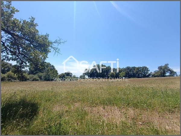 A MILHAC ET AUBEROCHE Terrain borné de 1 819m2