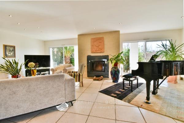 Villa de caractère avec piscine à Villefranque