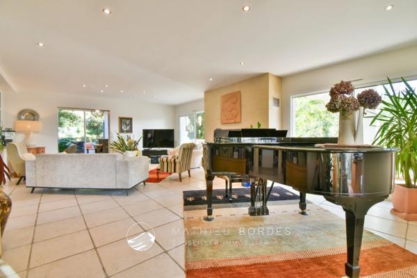 Villa de caractère avec piscine à Villefranque