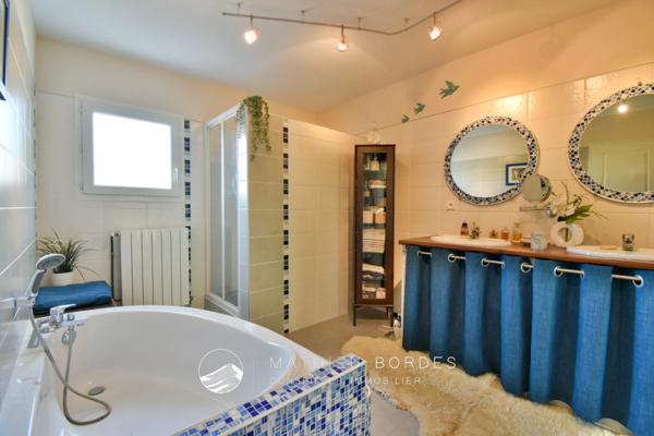 Villa de caractère avec piscine à Villefranque