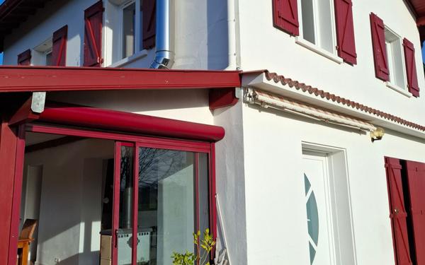 Maison à vendre    4 pièces •  Briscous