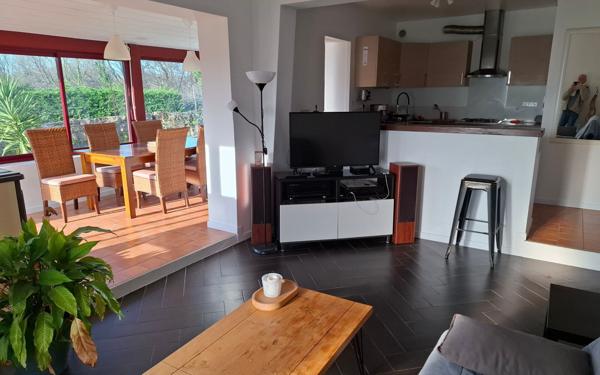 Maison à vendre    4 pièces •  Briscous