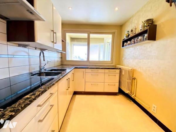 Dernier étage avec ascenseur – 3 chambres, garage, cave et vue exceptionnelle sur Vannes